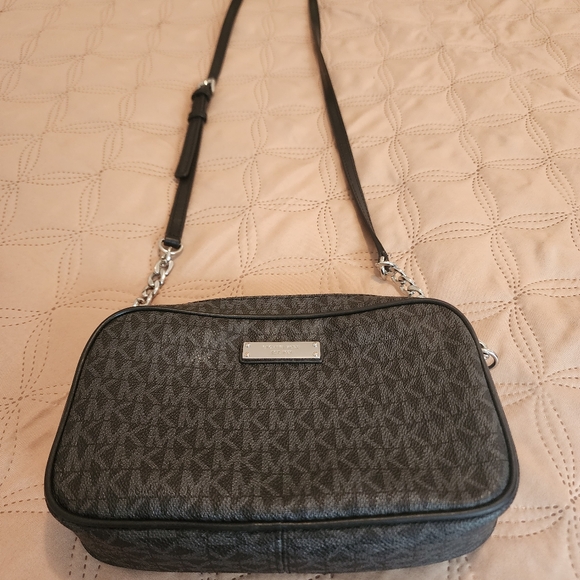 Michael Kors Small Jet Set East West crossbody - Picture 1 of 9